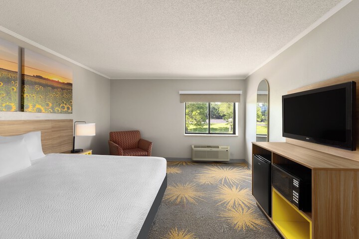 Room 33 of 66