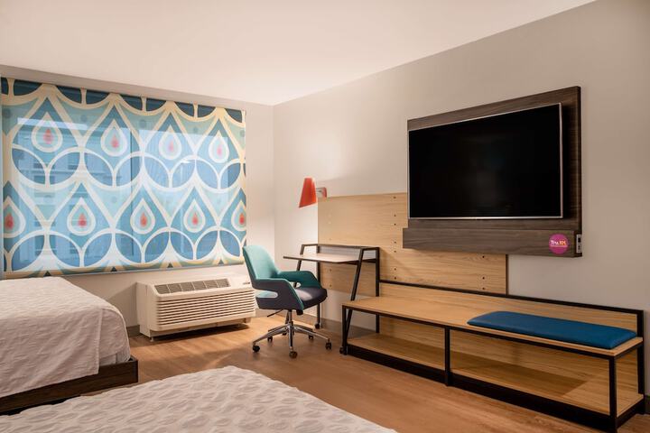 Room 25 of 40