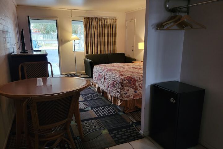 Room 33 of 50