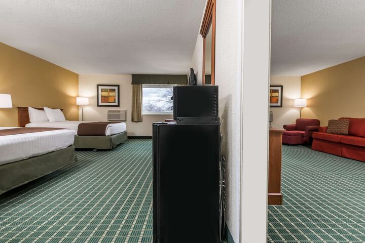 Room 13 of 34
