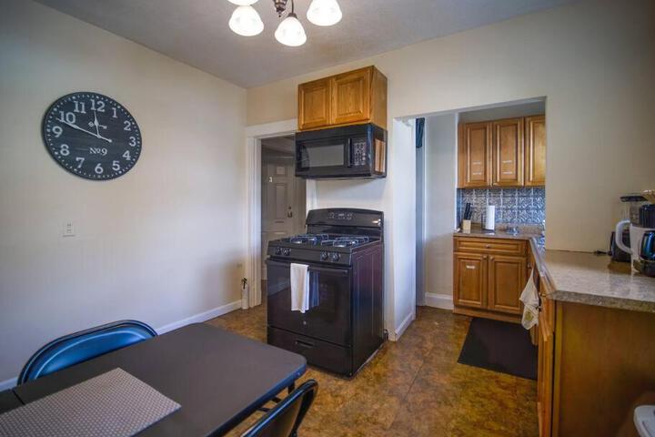 Cozy Large House close to TUFTS / Harvard/MIT 4BR