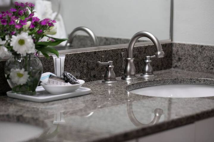 Rivertide Suites Hotel