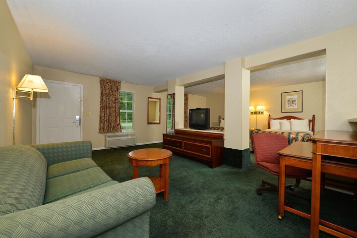 Room 3 of 12