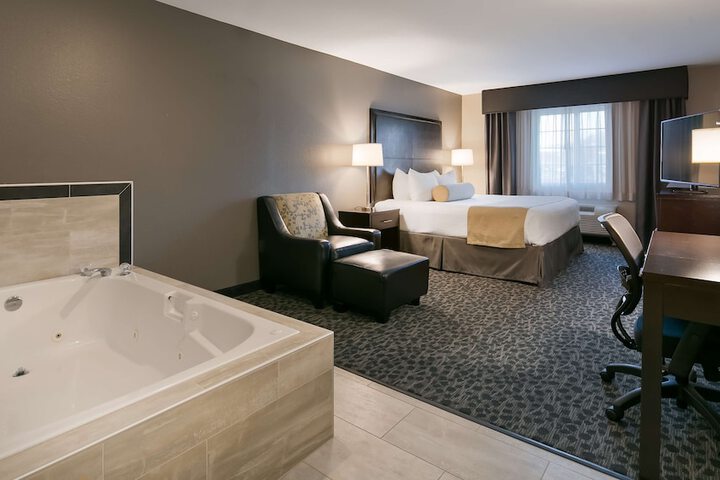 Room 5 of 22