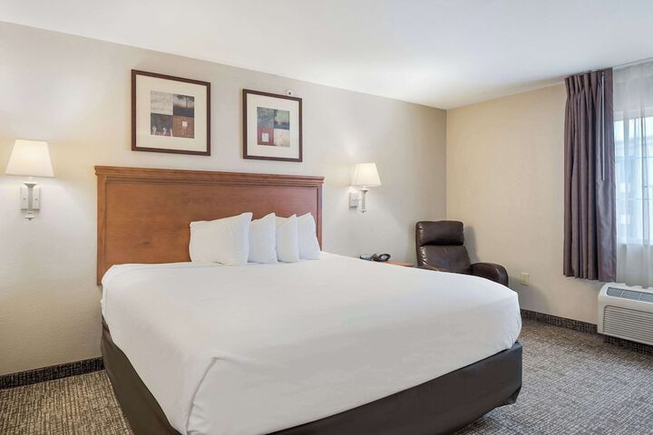 Room 32 of 47