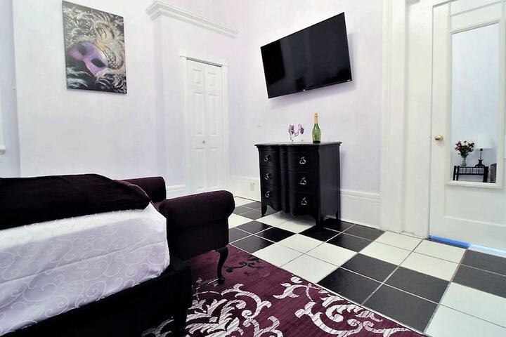 Room 25 of 65