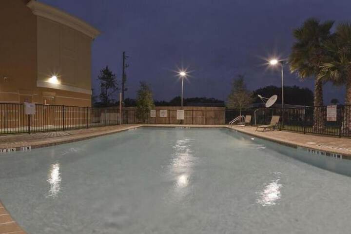 Pool 15 of 64