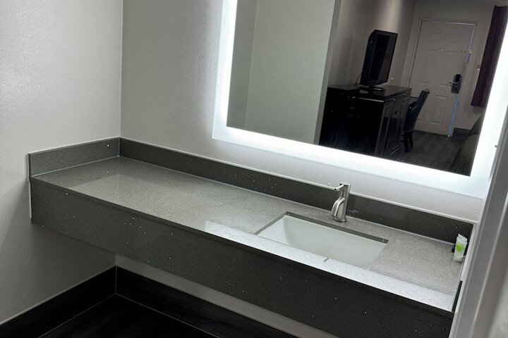 Room 6 of 7