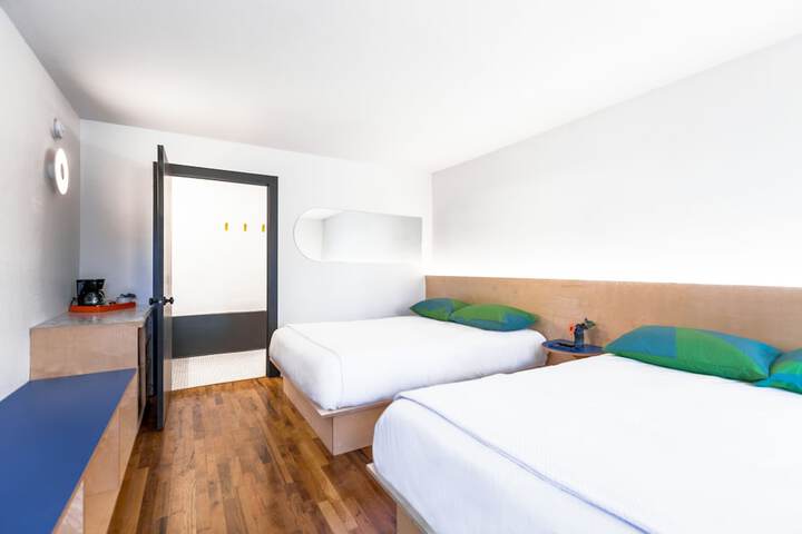 Room 27 of 35