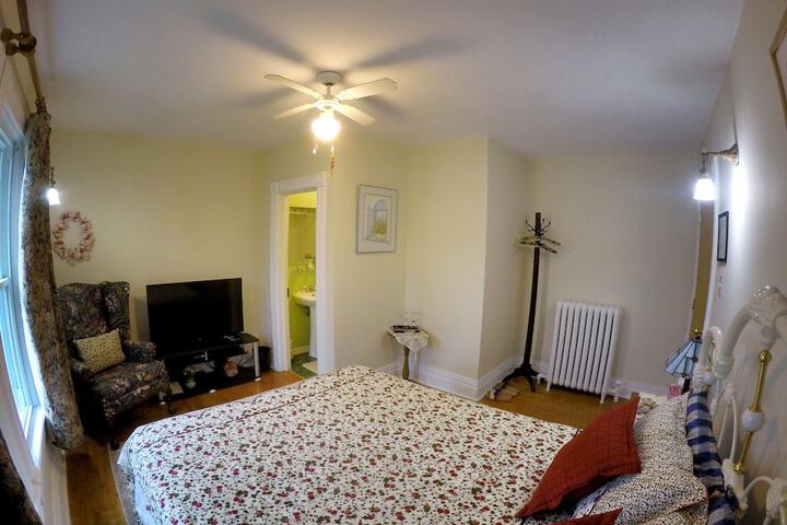 Room 40 of 74