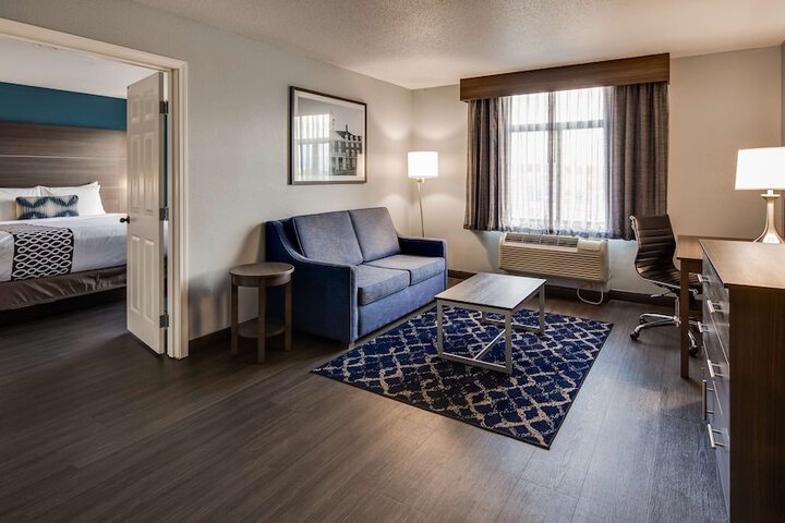 Room 5 of 32