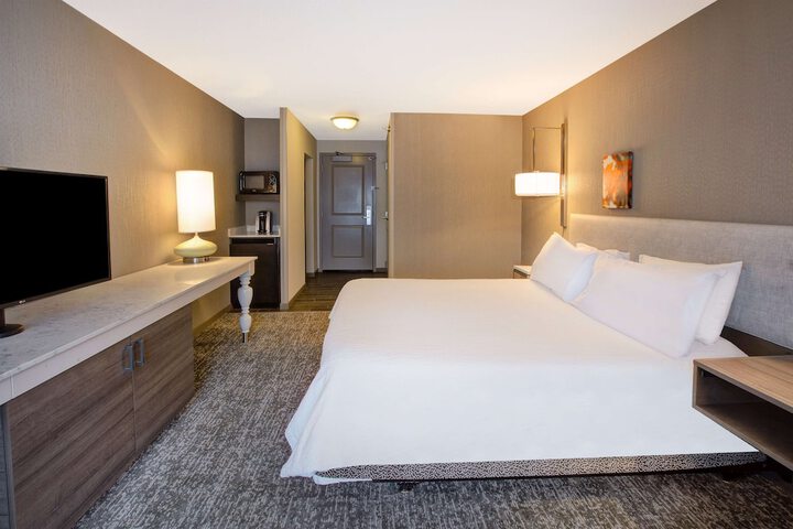 Room 21 of 60