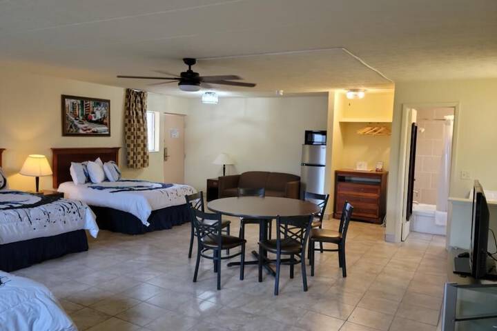 Room 43 of 63