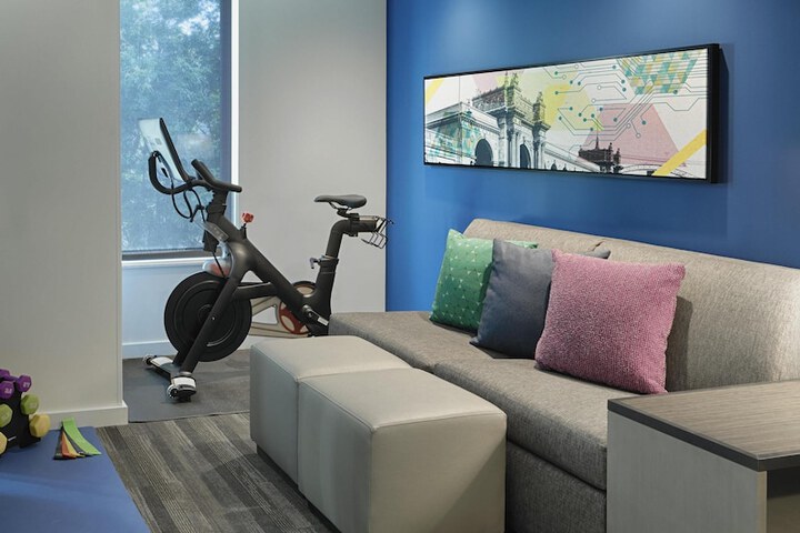 Hyatt House Columbus OSU / Short North