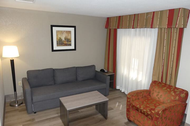 Room 62 of 76