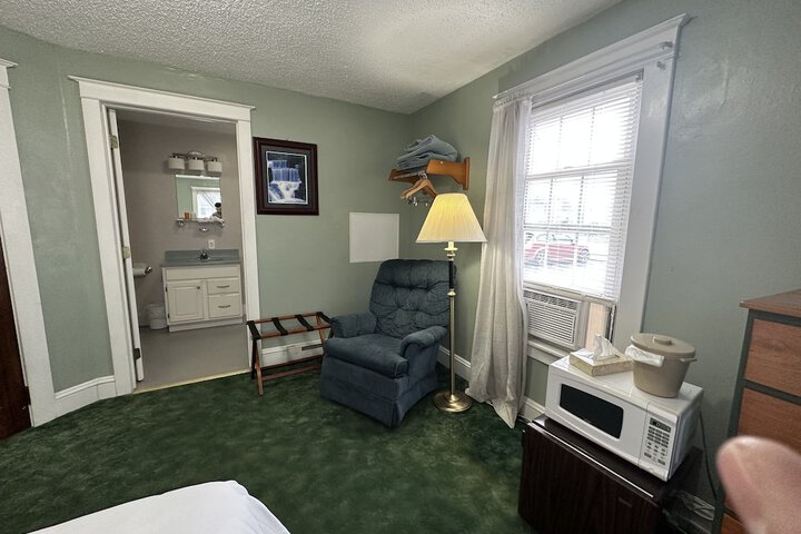 Room 26 of 61