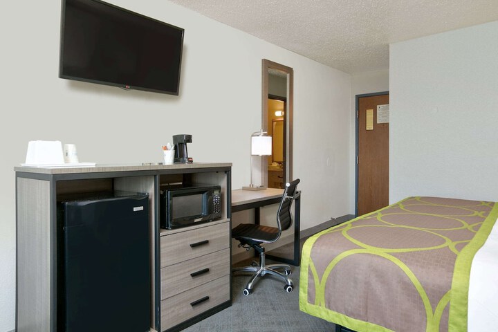 Room 20 of 32