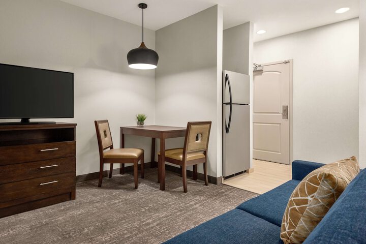Room 15 of 27