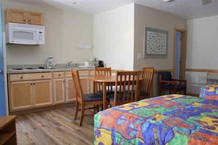 Pony Island Inn