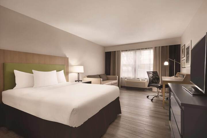 Country Inn & Suites by Radisson Waterloo, IA