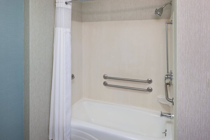Room 32 of 42