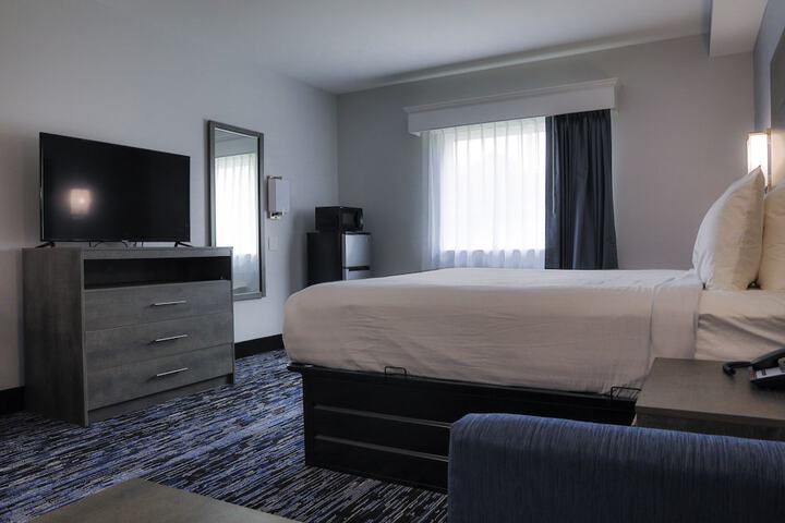 Room 11 of 23