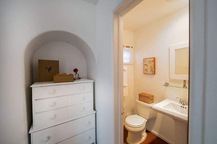 Room 169 of 253