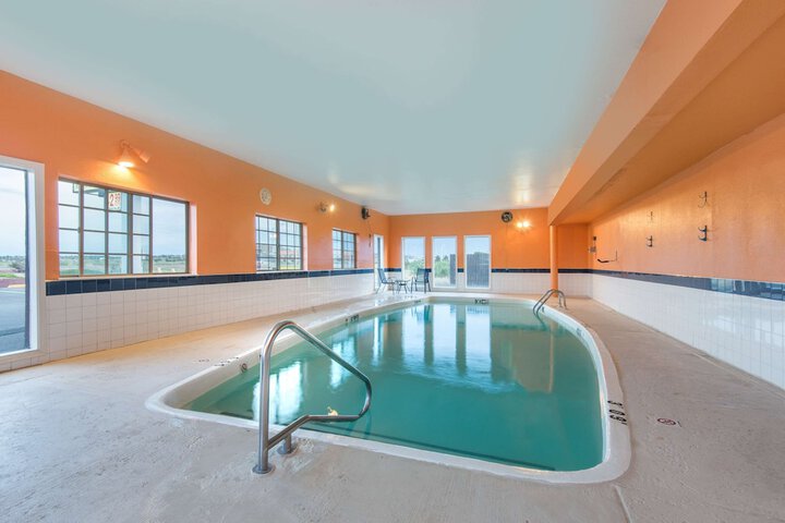 Pool 2 of 18