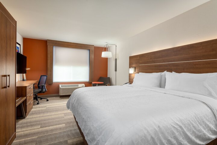 Room 13 of 29