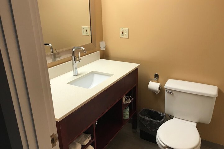 Room 13 of 27