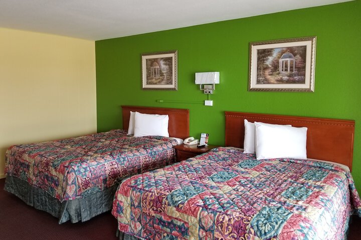 Room 9 of 34
