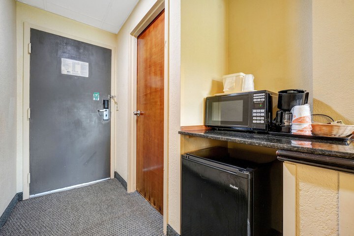 Room 19 of 29