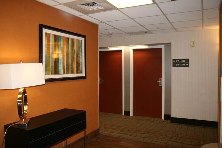 Ballroom/Hall 39 of 43