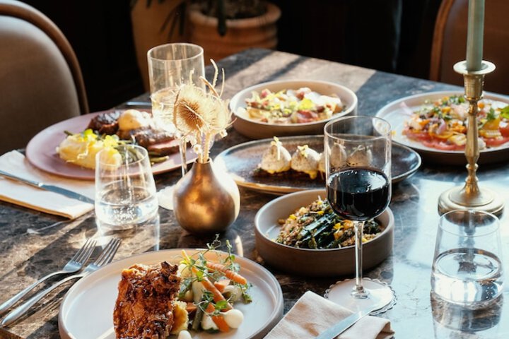 Dining 39 of 64