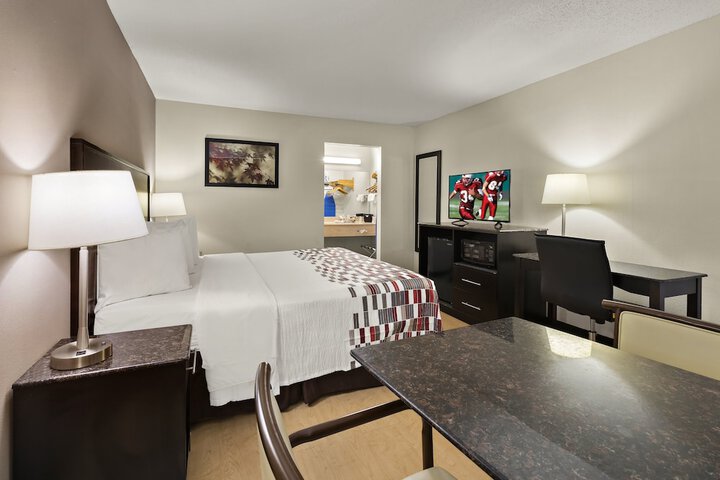 Room 7 of 27