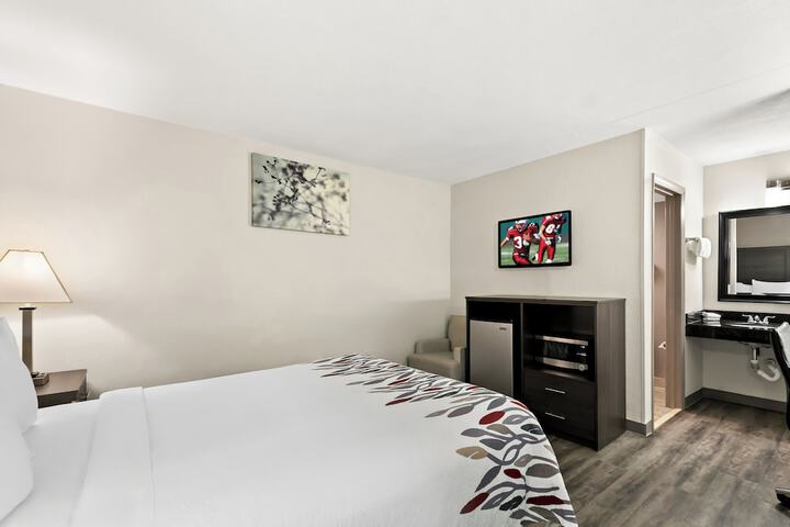 Room 16 of 38