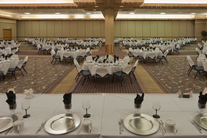 Ballroom/Hall 30 of 31