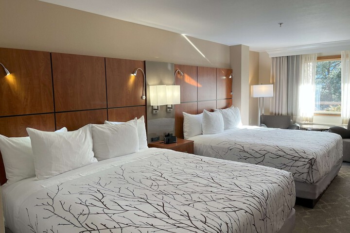 Room 33 of 62