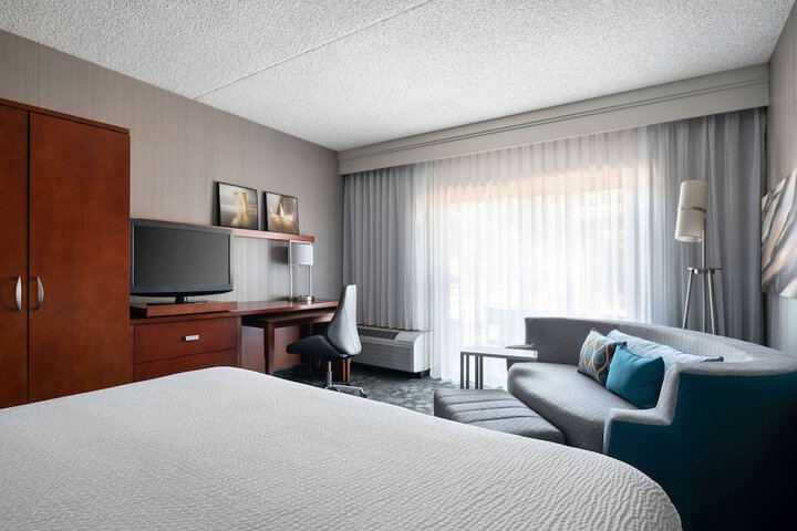 Room 20 of 37