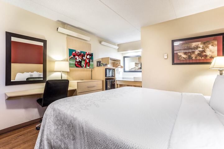Room 25 of 33