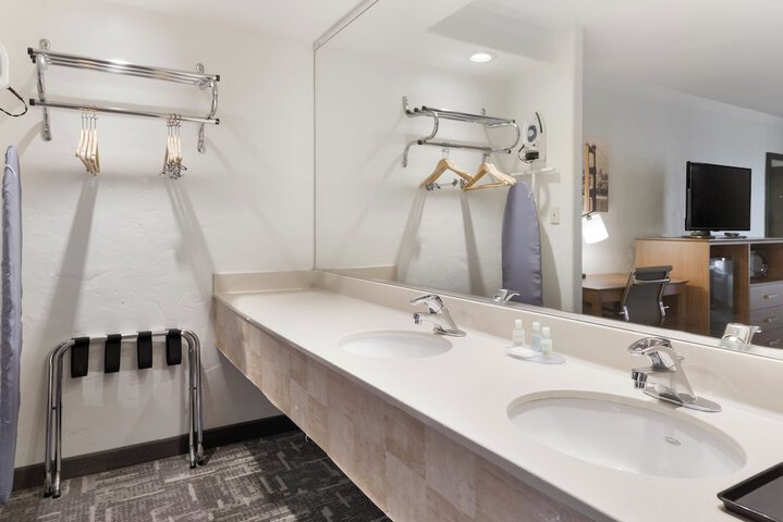 Clarion Hotel Concord / Walnut Creek