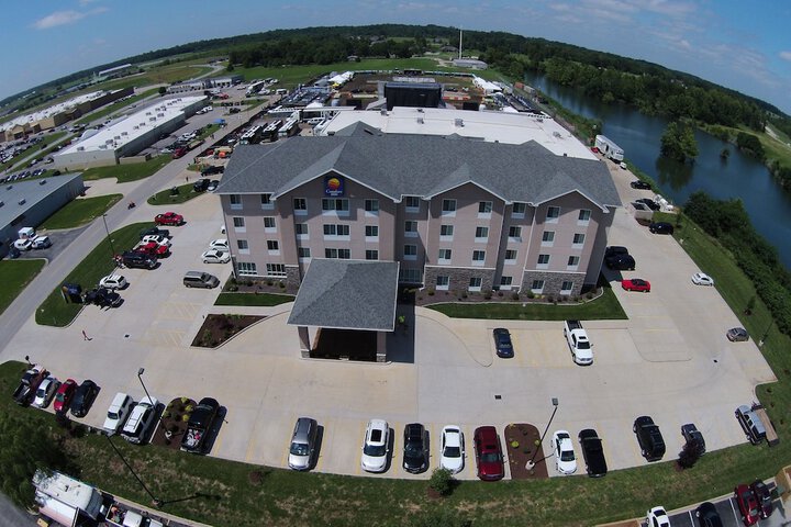 Comfort Inn & Suites Marion I-57