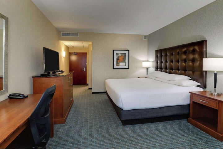 Room 14 of 77