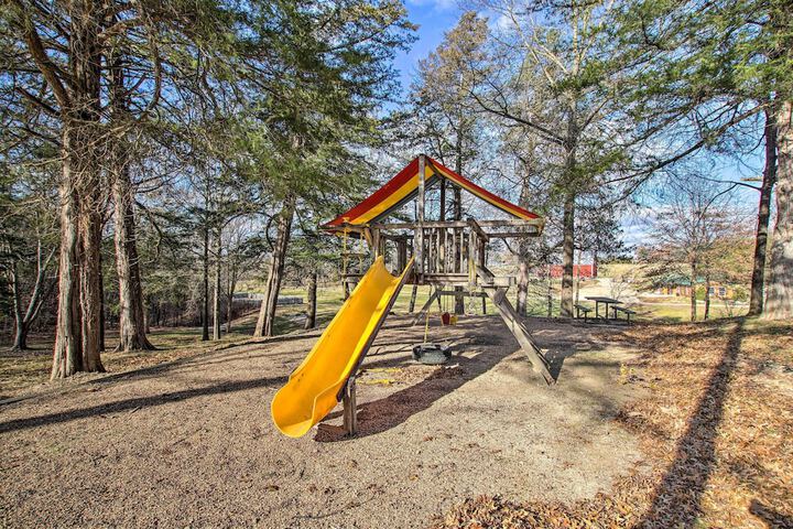 Close to Vineyards: Updated New Haven Retreat!