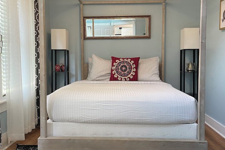 Peace & Plenty Inn Bed & Breakfast