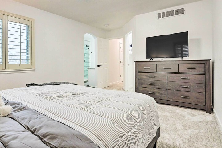 13 Mi to Dtwn Denver: Northglenn Townhome w / Patio
