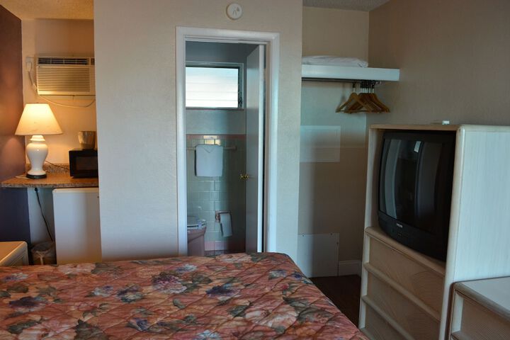 Room 42 of 72