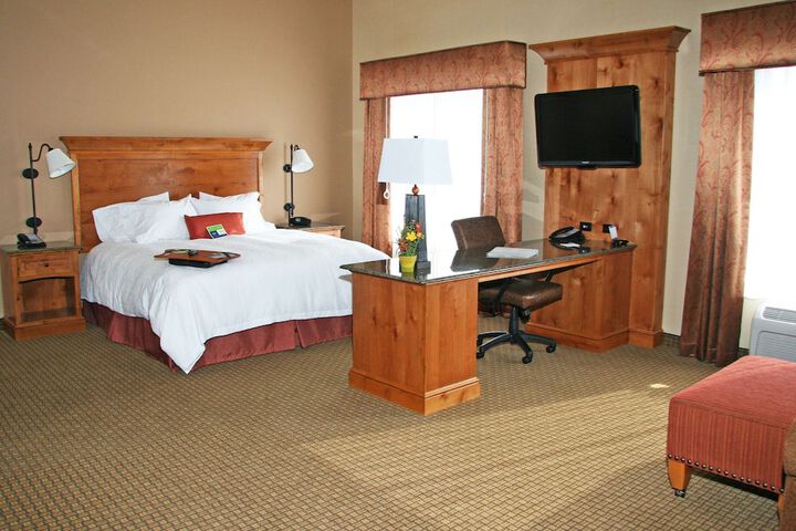Room 53 of 76