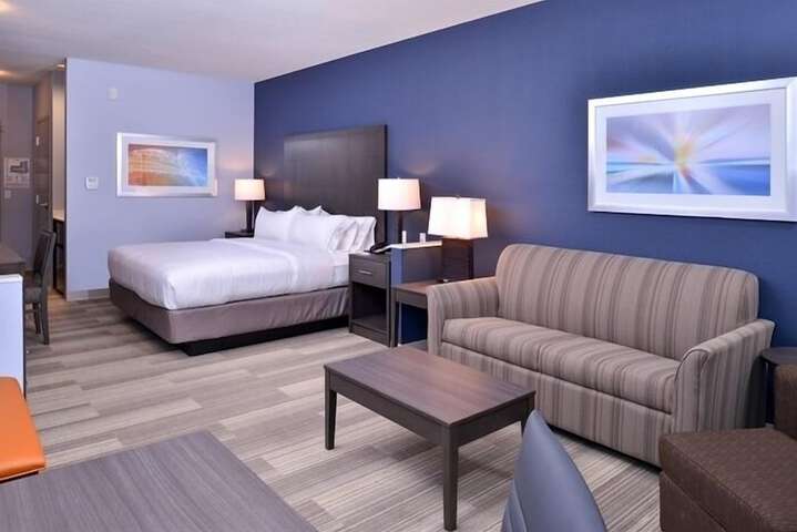 Room 16 of 50