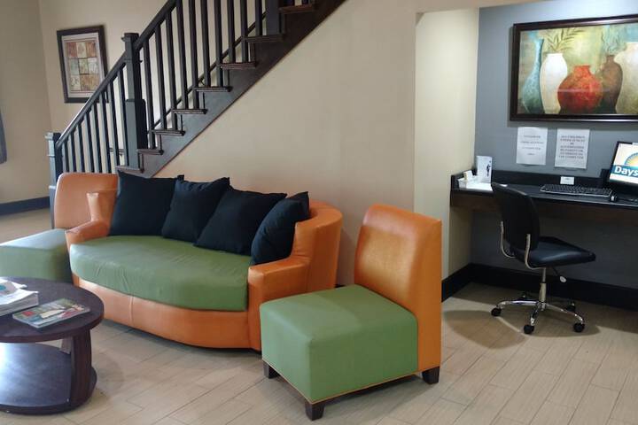 Days Inn by Wyndham Ashland